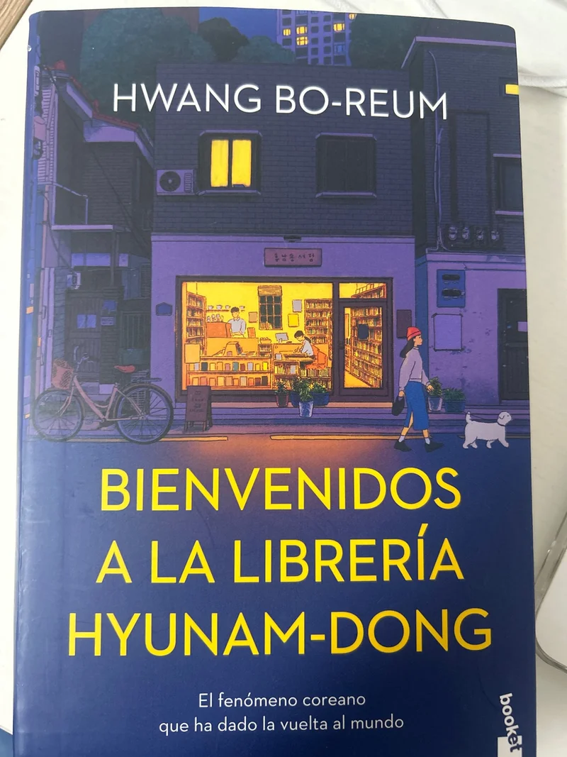 Portada de Bienvenidos a la librería Hyunam-Dong: Edición limitada a precio especial. El fenómeno coreano que ha dado la vuelta al mundo